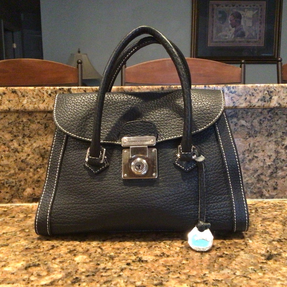 VINTAGE DOONEY & BOURKE BLACK LEATHER TOTE ******** $60